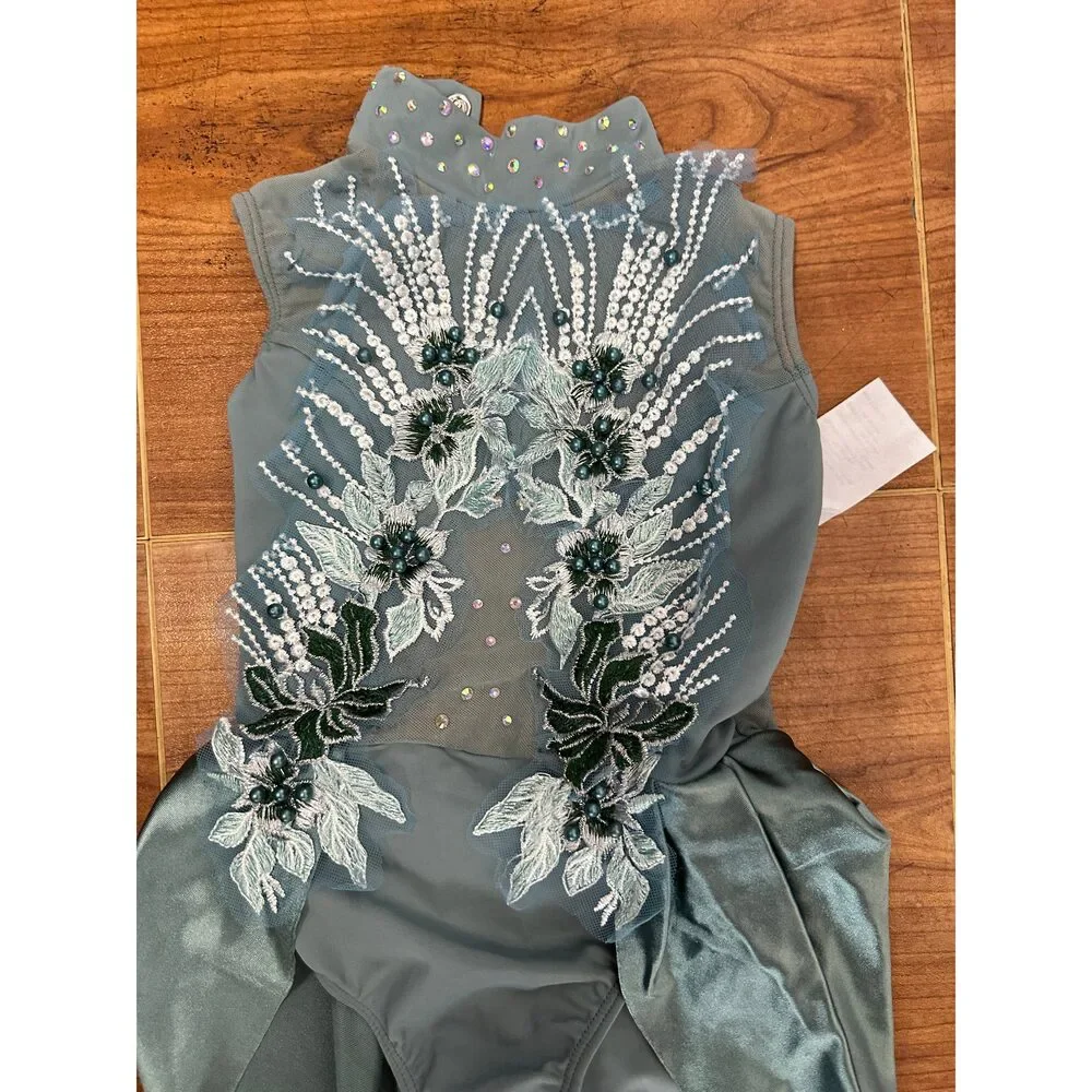 Pre-Owned Dance Costume 10th House TH23102 Small Child Green Appliques Lyrical